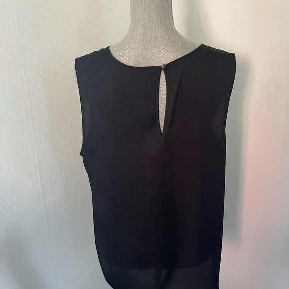 Vince Camuto, sheer v neck - Picture 3 of 4